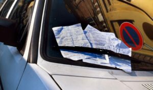 Multa en ventanilla por mal aparcar